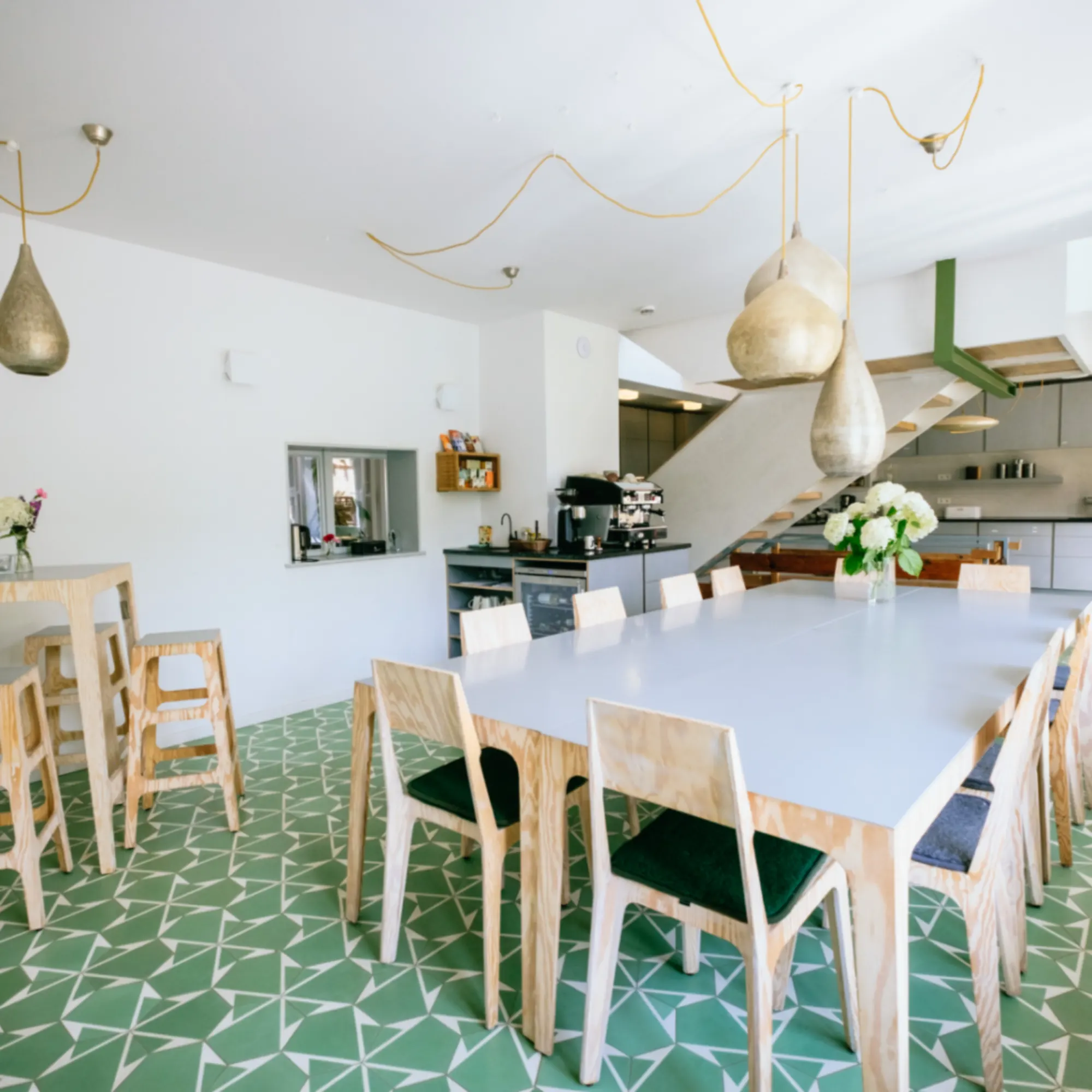 Dining and coworking area at Seminarhaus Taubenblau